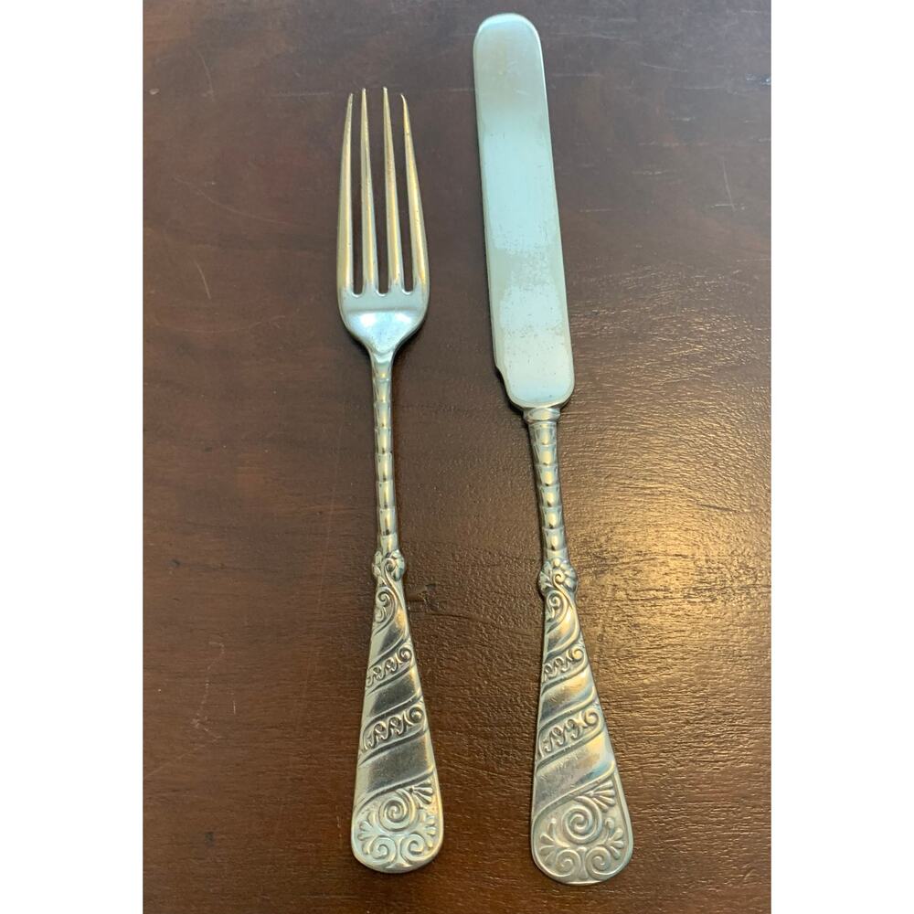 Belmont (Silverplate, 1890) International Silver Youth Knife & Fork Retired Set